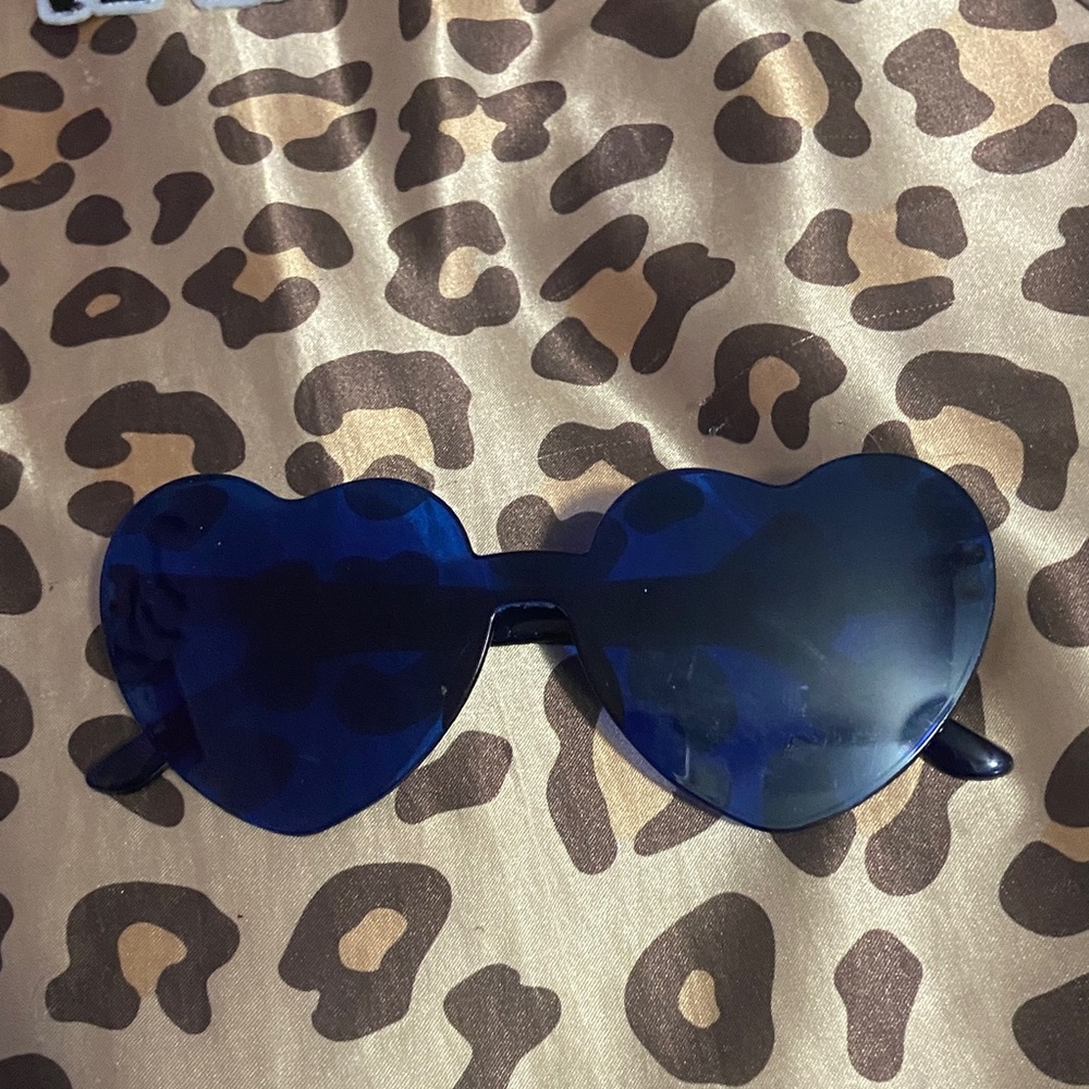 blue heart-shaped sunglasses